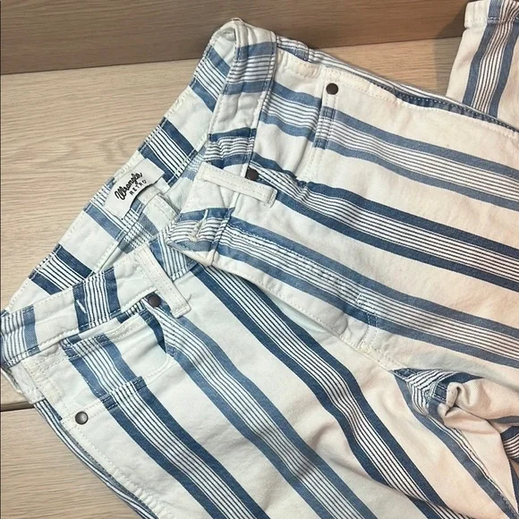 Women’s Wrangler retro striped Bailey high rise flare jean - Picture 4 of 10